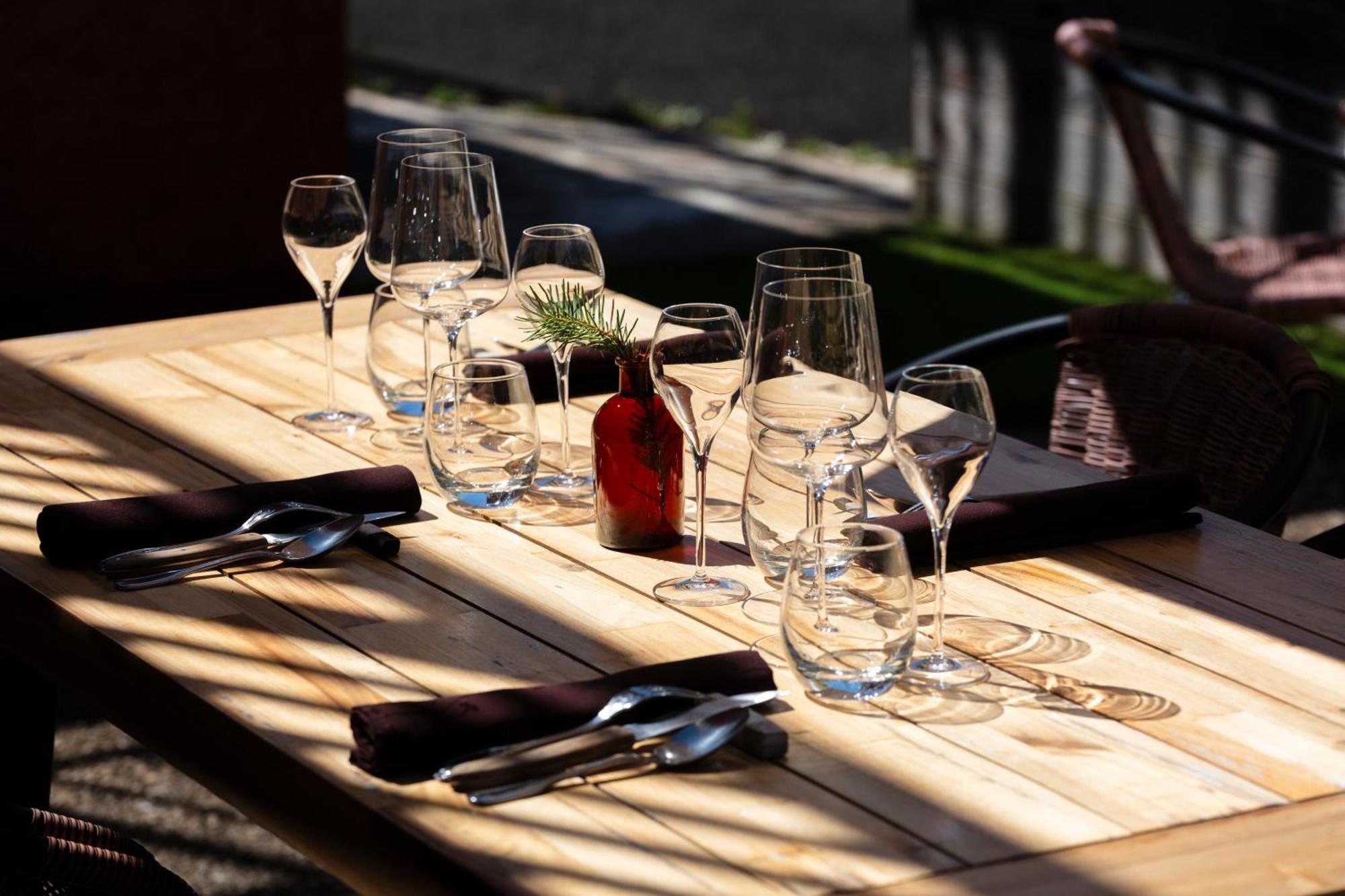 Hotel Restaurant Les Glycines Vieille-Brioude Экстерьер фото