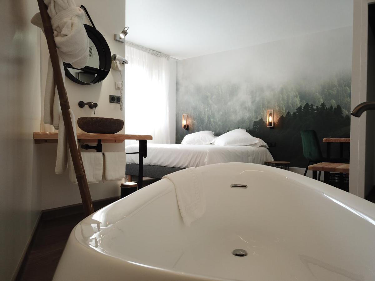 Hotel Restaurant Les Glycines Vieille-Brioude Экстерьер фото